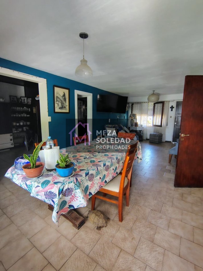 CASA CON DEPARTAMENTO 