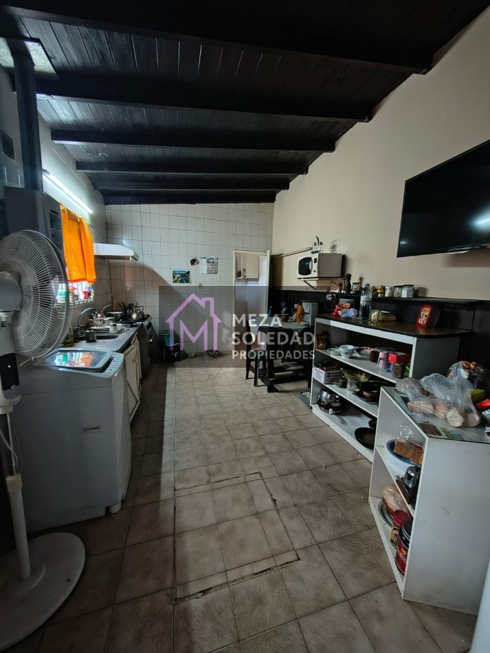 CASA CON DEPARTAMENTO 